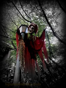 It takes a lot of work to decorate an entire theme park.  Make sure to look for all those hidden scares in the air and everywhere. 